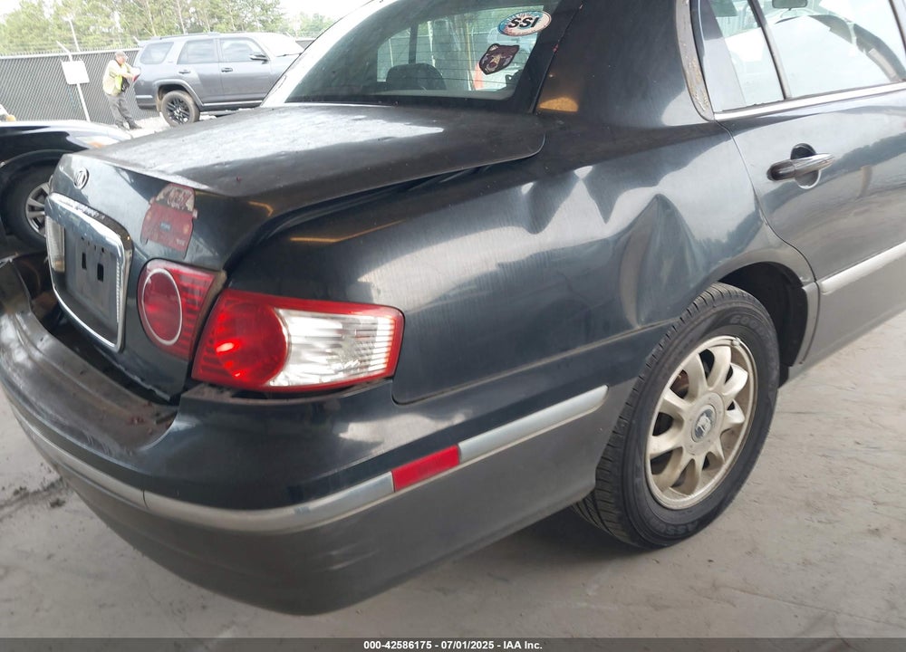 2004 KIA AMANTI VIN: KNALD124545023707