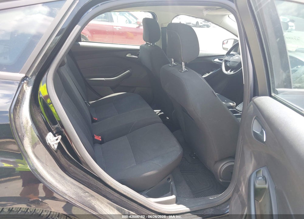 2018 FORD FOCUS VIN: 1FADP3K24JL257956