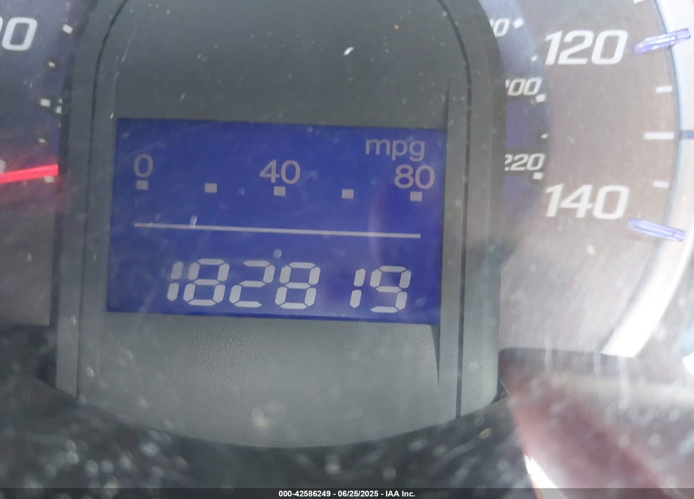 2011 HONDA FIT VIN: JHMGE8H51BC021096