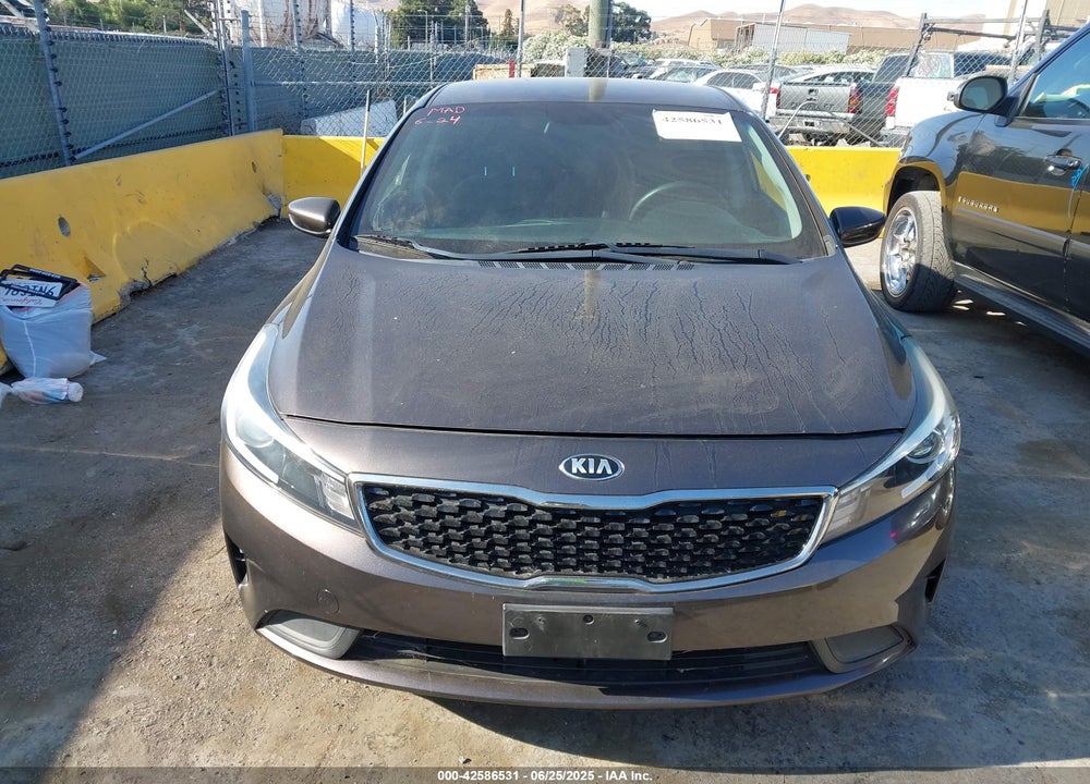 2017 KIA FORTE VIN: 3KPFL4A74HE067076