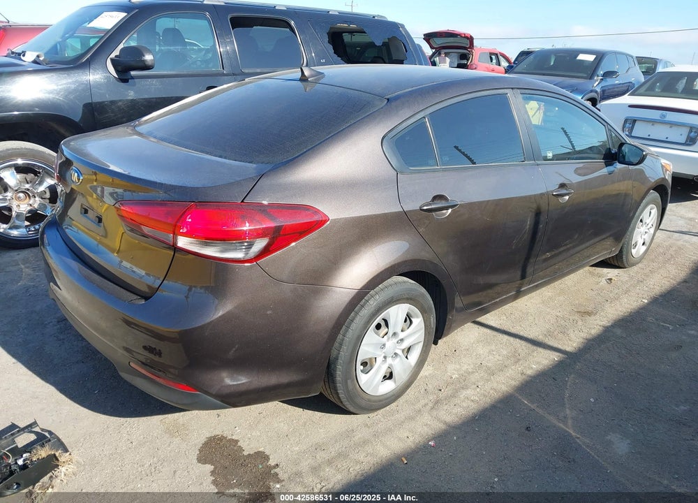 2017 KIA FORTE VIN: 3KPFL4A74HE067076