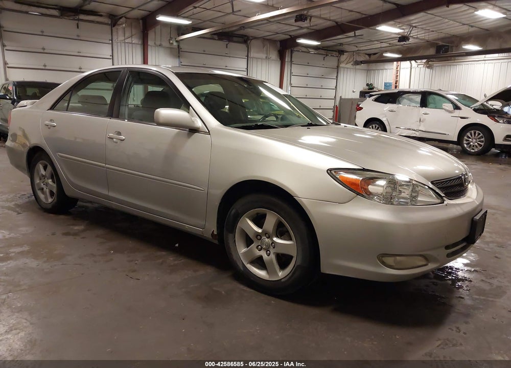 2002 TOYOTA CAMRY SE VIN: 4T1BE32K02U033310