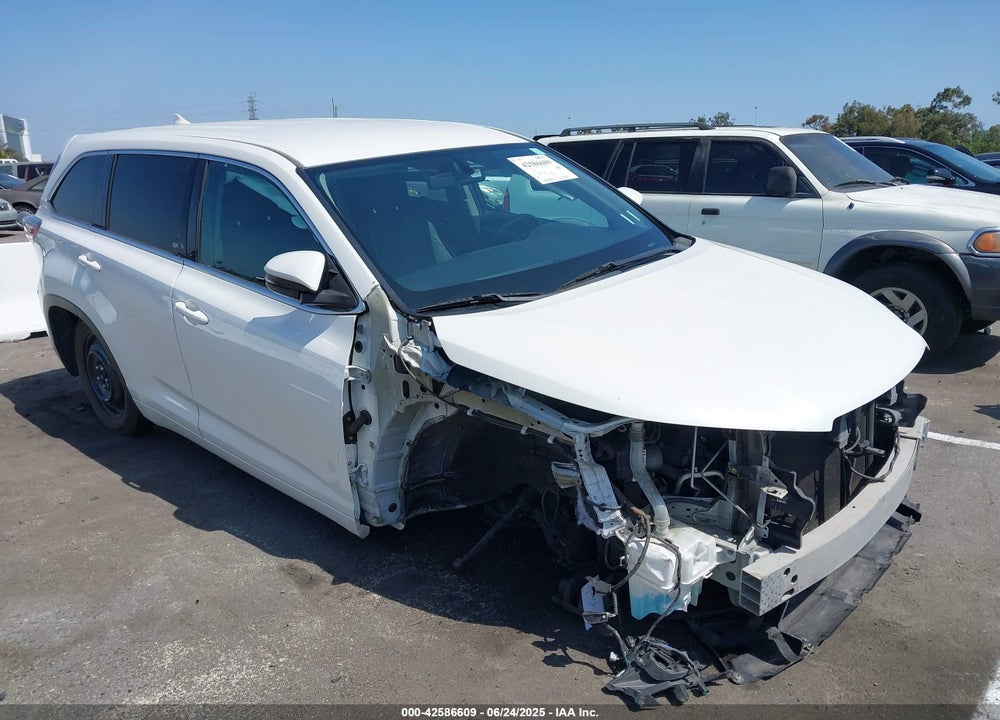 2015 TOYOTA HIGHLANDER LE PLUS V6 VIN: 5TDZKRFH3FS096490