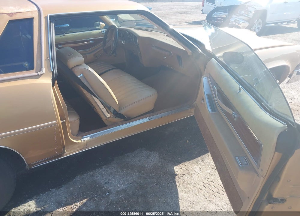 1977 PONTIAC GRAND PRIX VIN: 2J57Y7A206199