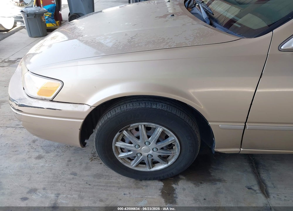 1997 TOYOTA CAMRY LE VIN: JT2BG22K1V0055958