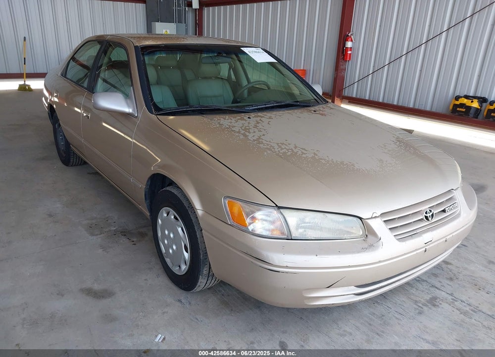 1997 TOYOTA CAMRY LE VIN: JT2BG22K1V0055958
