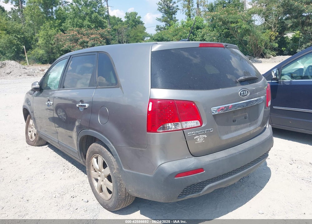 2011 KIA SORENTO VIN: 5XYKT3A1XBG063127