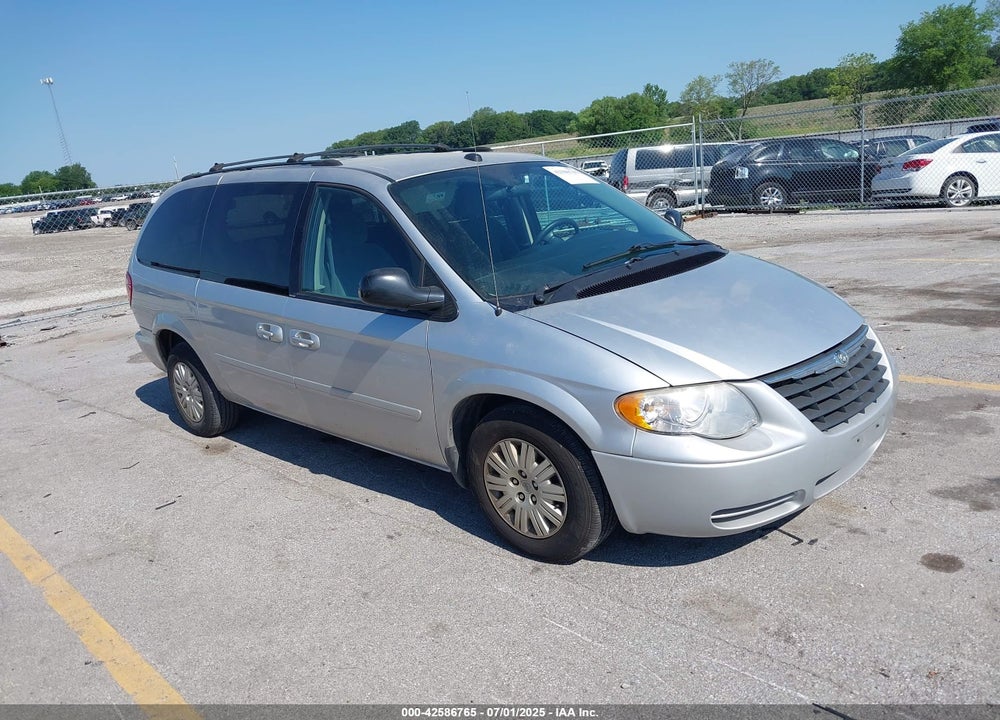2005 CHRYSLER TOWN & COUNTRY LX VIN: 2C4GP44R75R421317