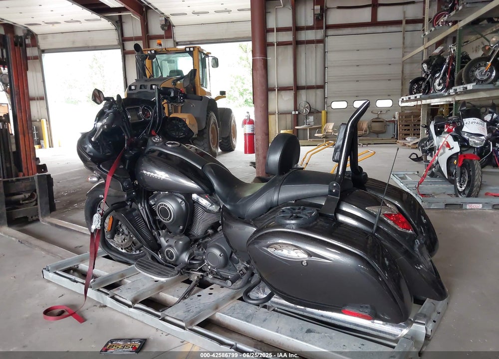 2015 KAWASAKI VN1700 K VIN: JKBVNRK15FA006404