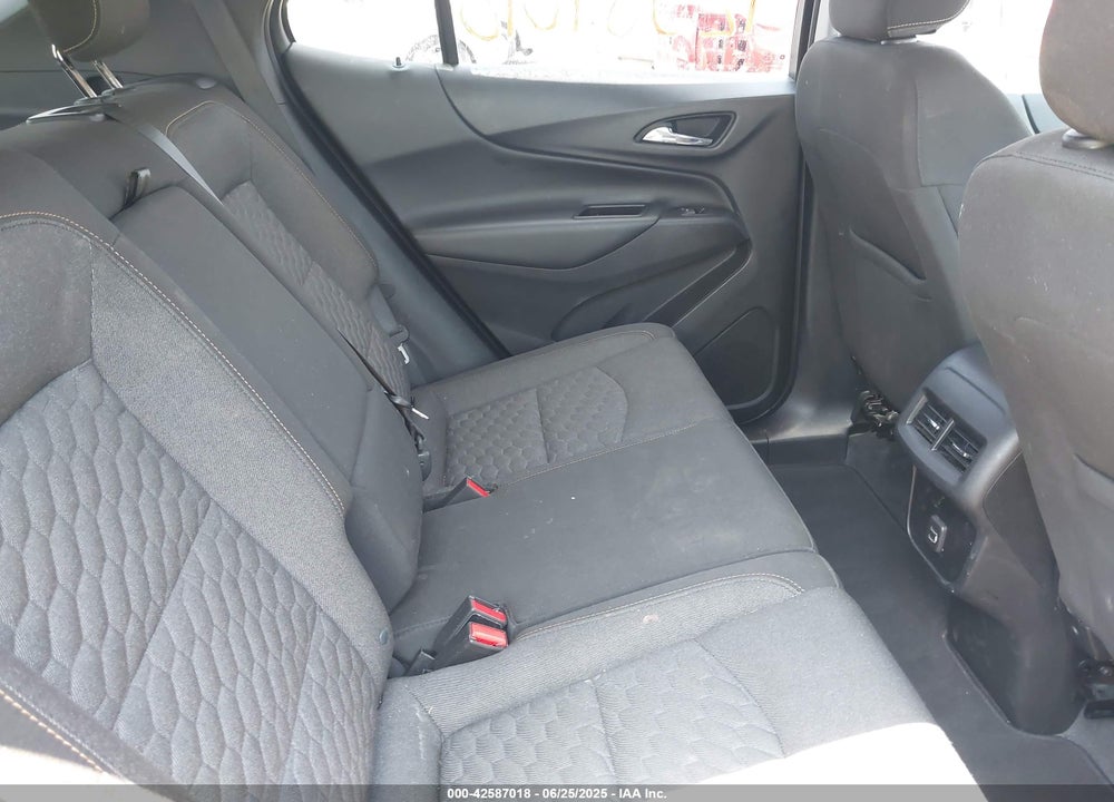 2019 CHEVROLET EQUINOX VIN: 2GNAXKEV0K6149686