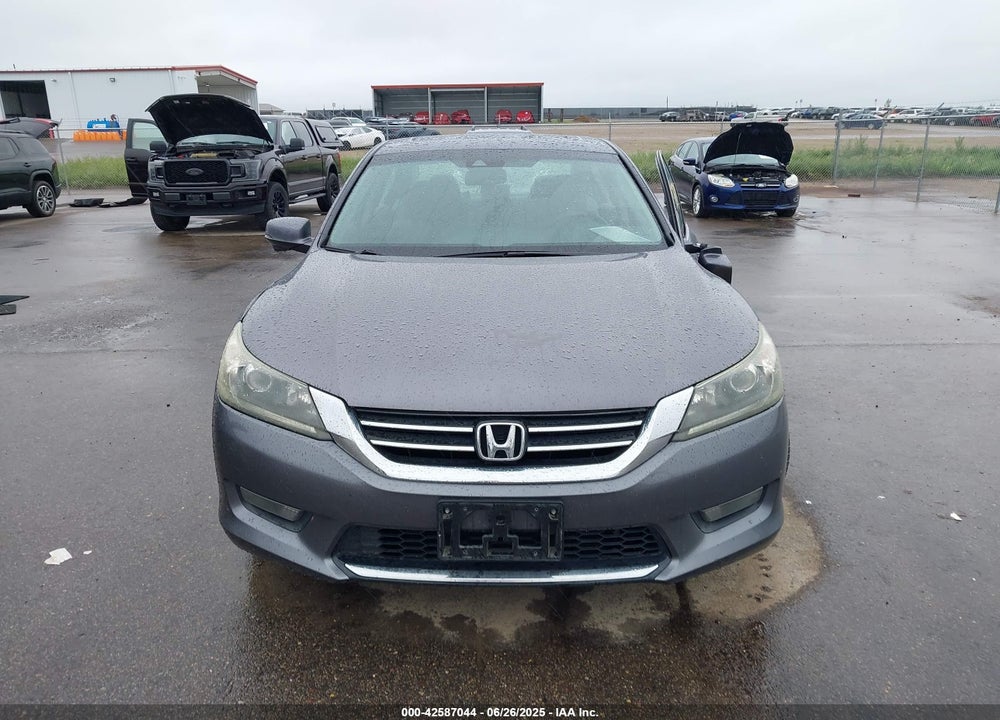 2014 HONDA ACCORD VIN: 1HGCR2F84EA210437