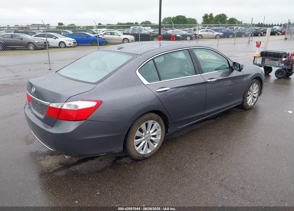 2014 HONDA ACCORD VIN: 1HGCR2F84EA210437
