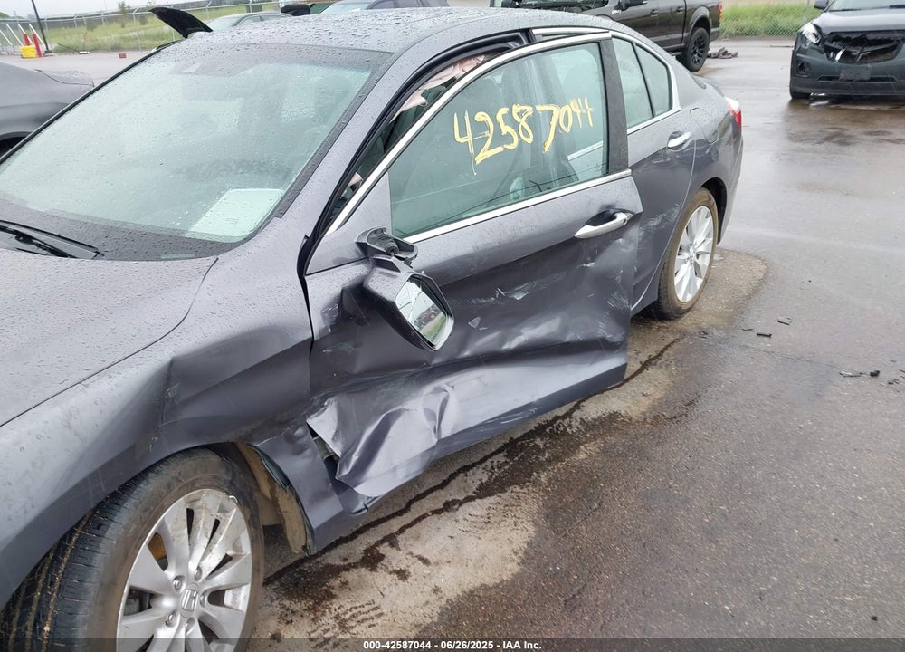 2014 HONDA ACCORD VIN: 1HGCR2F84EA210437