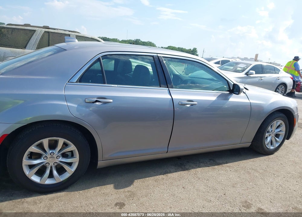 2016 CHRYSLER 300 VIN: 2C3CCAAG5GH243691
