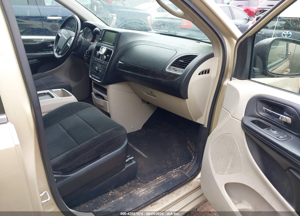 2011 CHRYSLER TOWN & COUNTRY TOURING VIN: 2A4RR5DG4BR739702