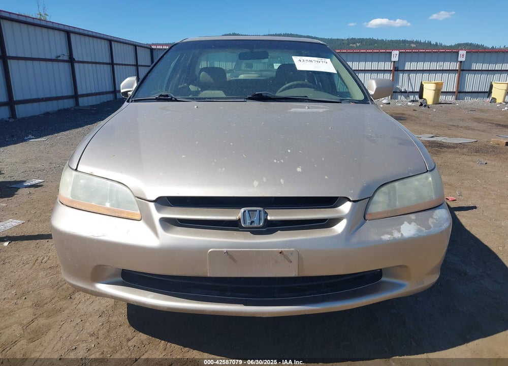 2000 HONDA ACCORD 3.0 EX VIN: 1HGCG1659YA042210