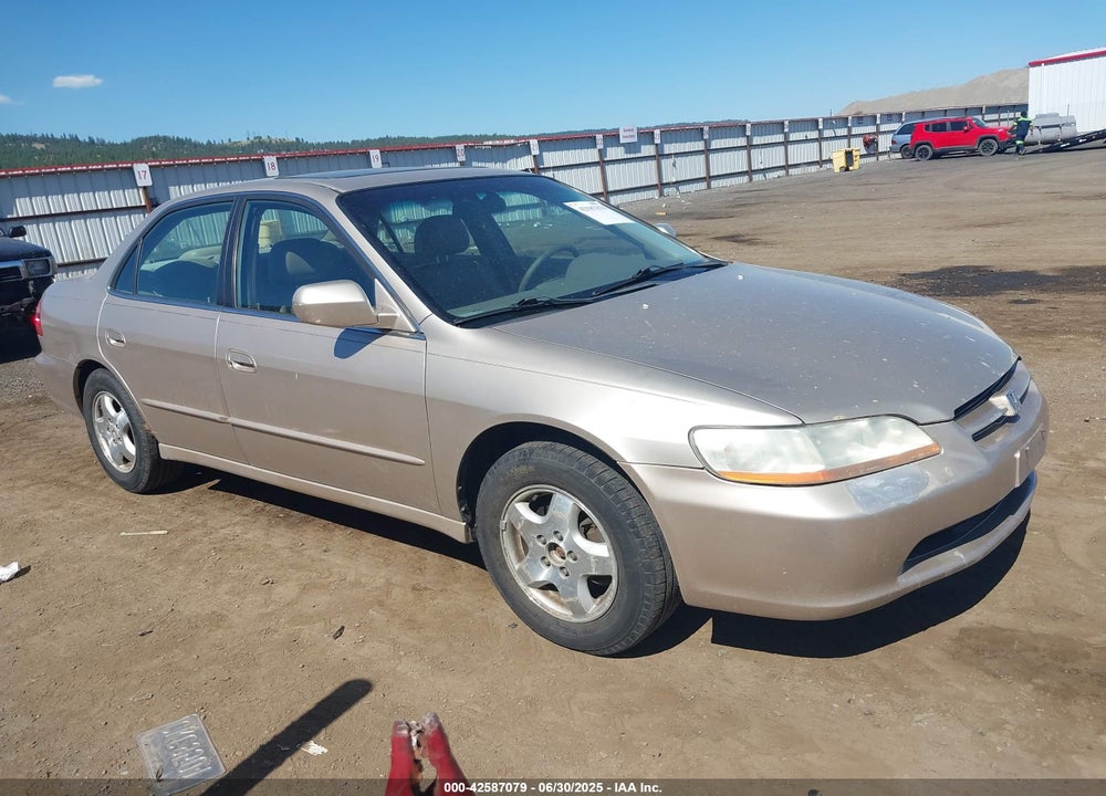 2000 HONDA ACCORD 3.0 EX VIN: 1HGCG1659YA042210