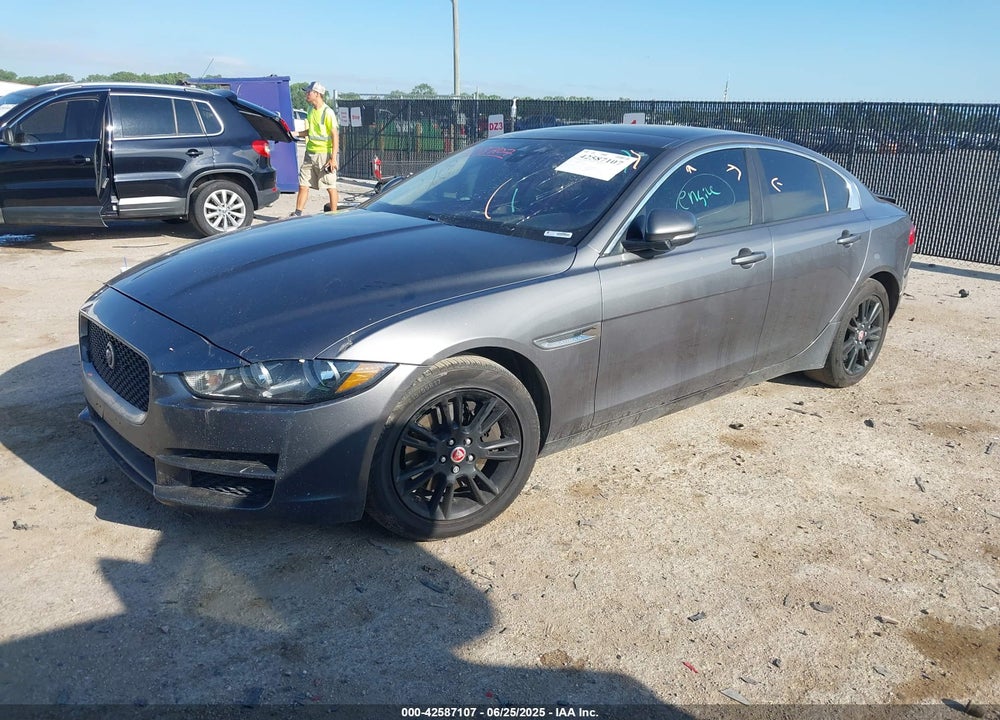 2017 JAGUAR XE VIN: SAJAD4BG0HA971534