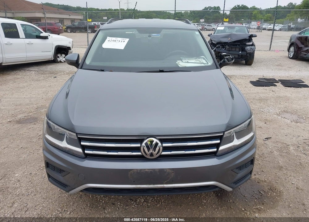 2019 VOLKSWAGEN TIGUAN VIN: 3VV1B7AX1KM062009