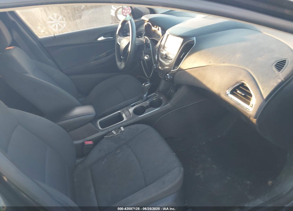 2017 CHEVROLET CRUZE VIN: 1G1BE5SM6H7221184