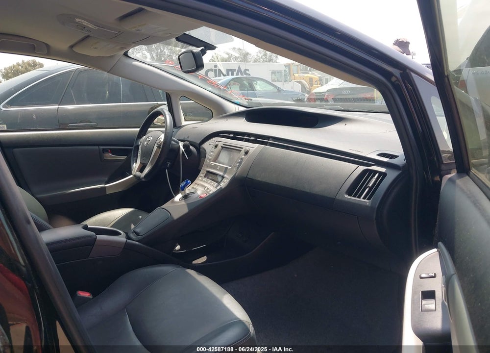 2015 TOYOTA PRIUS VIN: JTDKN3DU6F0461754