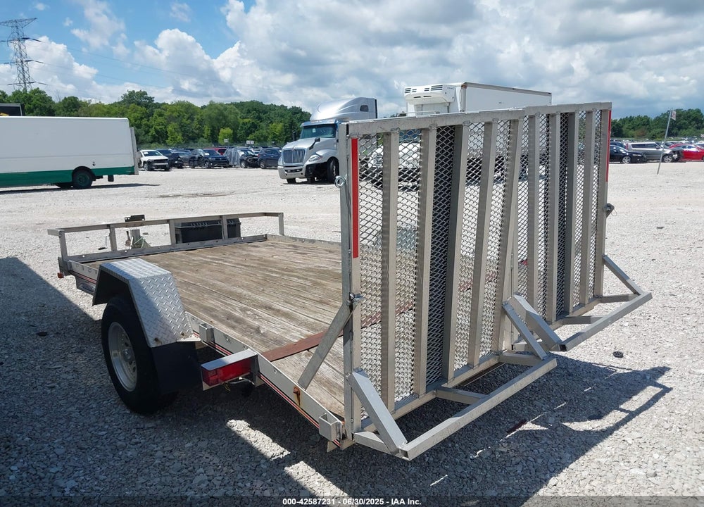 2004 LOAD MASTER UTT8212AL VIN: 4ULAT17144M000202