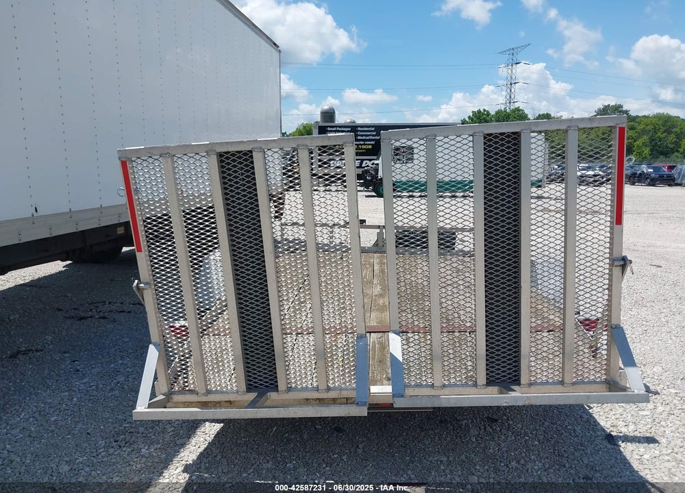 2004 LOAD MASTER UTT8212AL VIN: 4ULAT17144M000202