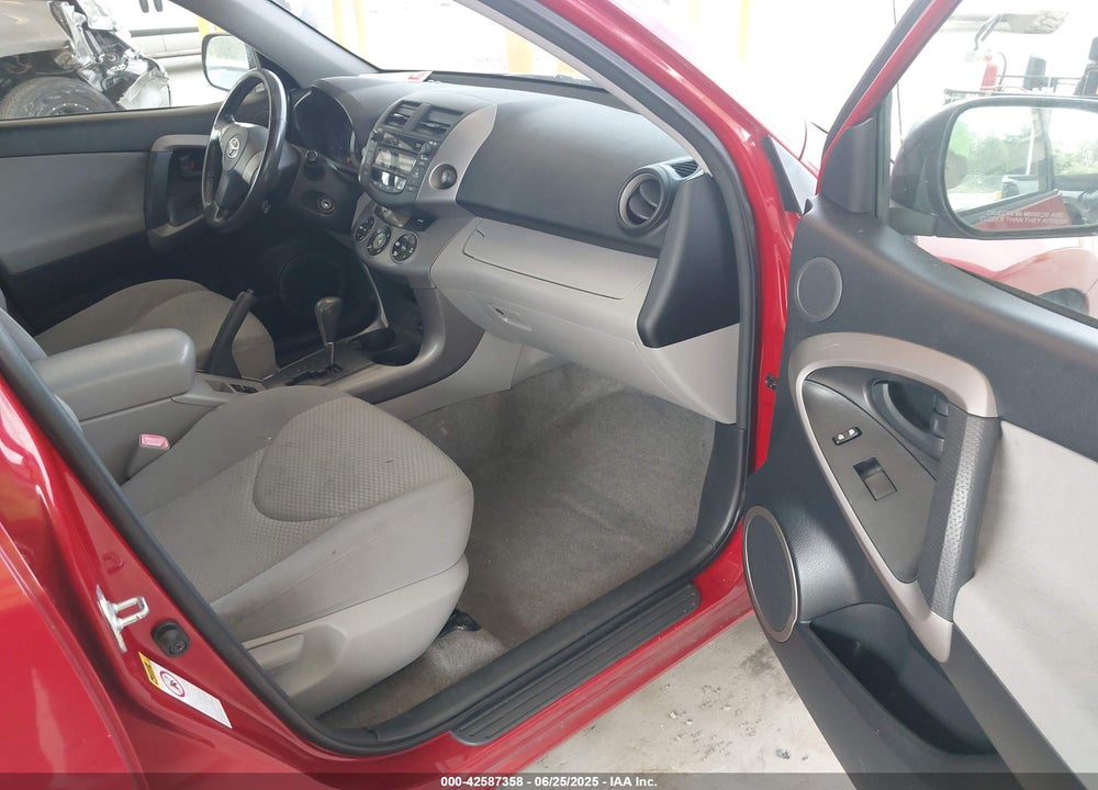2008 TOYOTA RAV4 VIN: JTMBD31V486086379