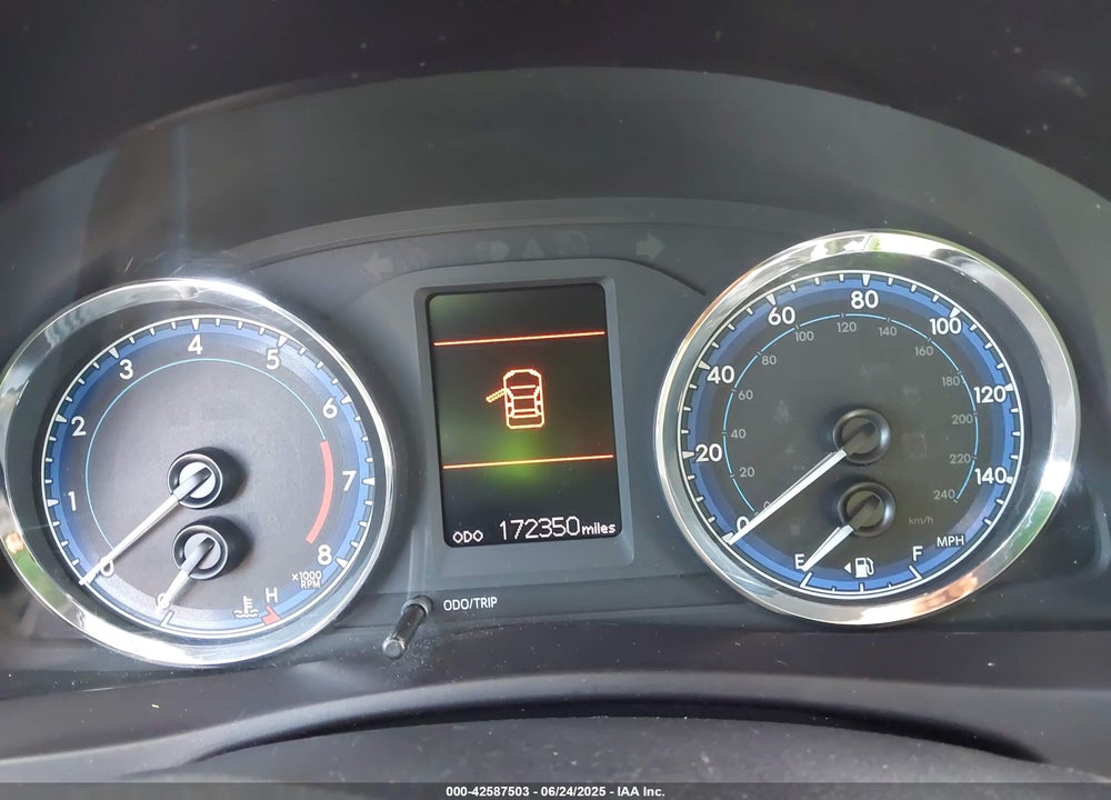 2018 TOYOTA COROLLA LE VIN: 5YFBURHE2JP826065