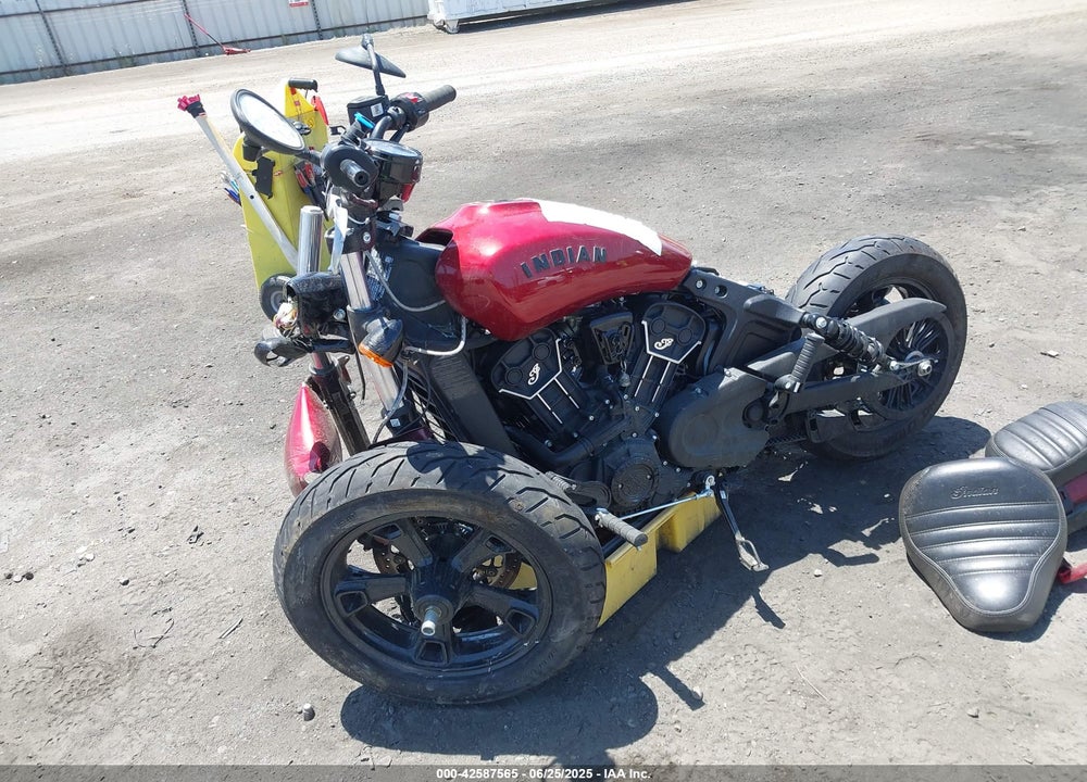 2023 INDIAN MOTORCYCLE CO. SCOUT BOBBER SIXTY ABS VIN: 56KMTA117P3192610