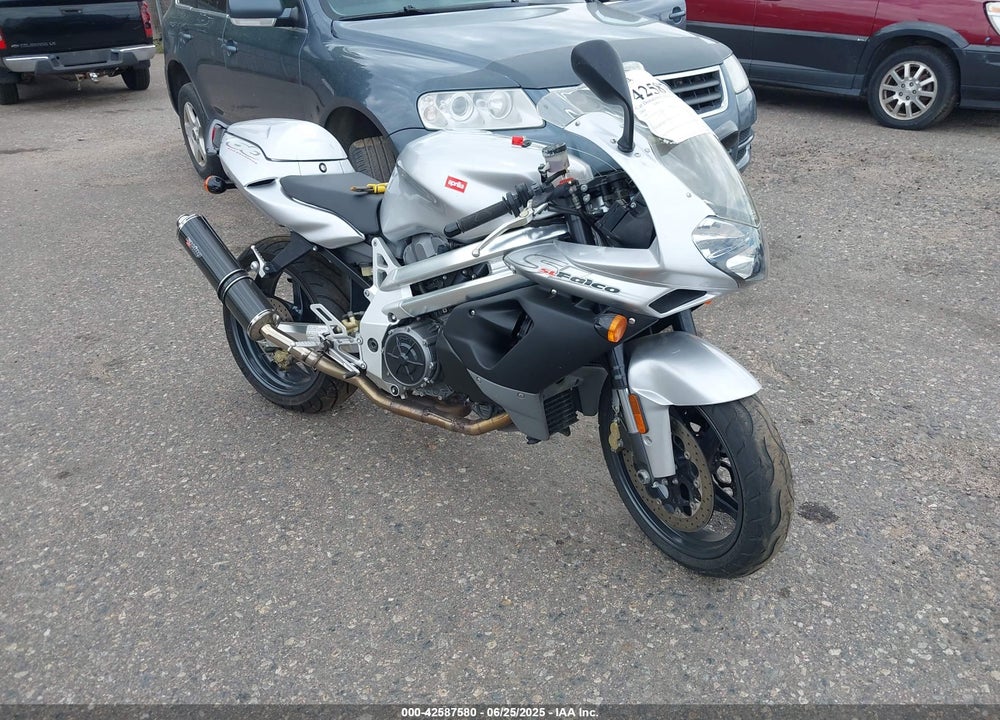 2001 APRILIA SL1000 VIN: ZD4PAC0041S100495