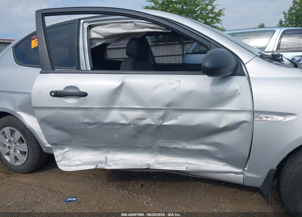 2009 HYUNDAI ACCENT VIN: KMHCM36C99U110860