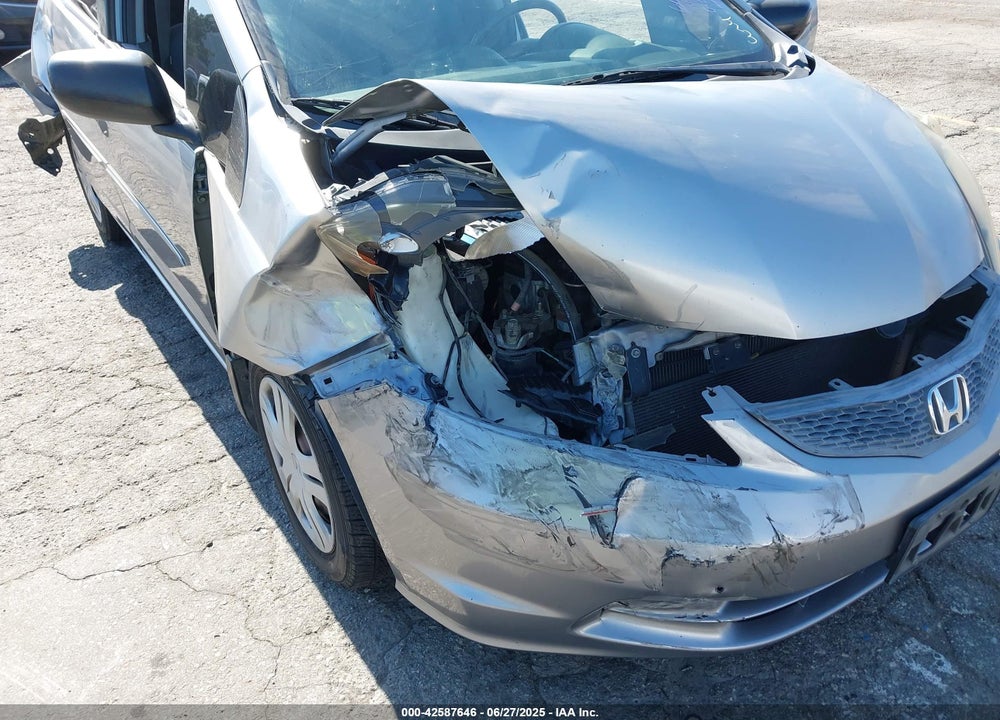 2010 HONDA FIT VIN: JHMGE8H28AS011837
