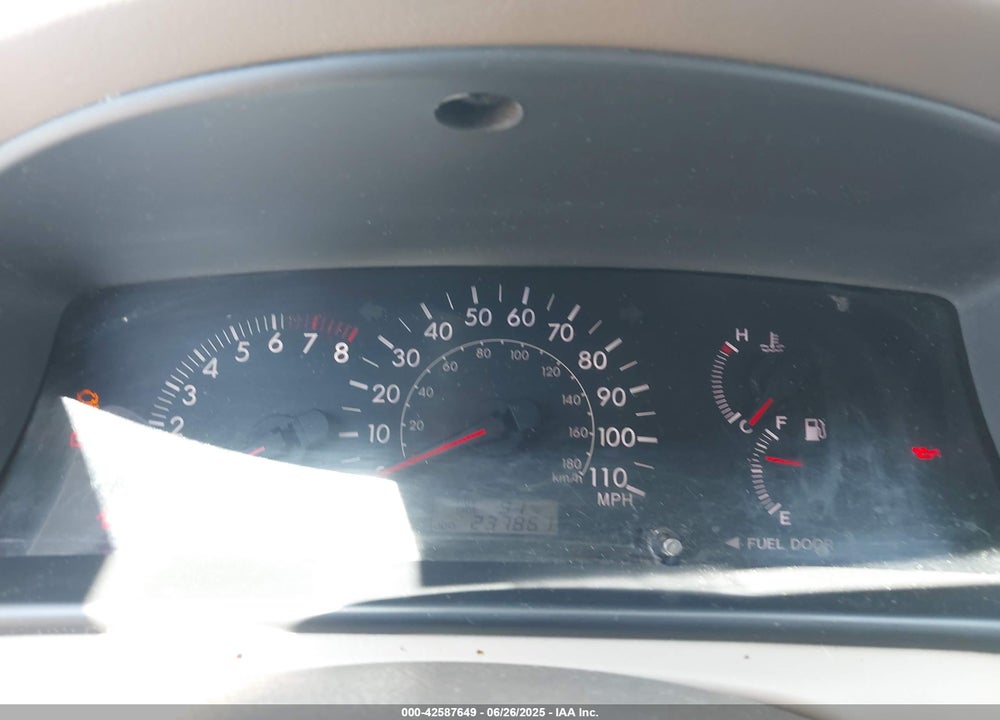 2005 TOYOTA COROLLA LE VIN: 1NXBR32E25Z375280