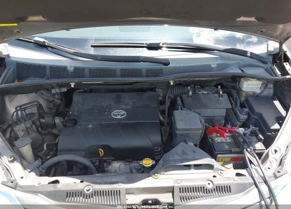 2011 TOYOTA SIENNA XLE V6 VIN: 5TDYK3DC5BS045504