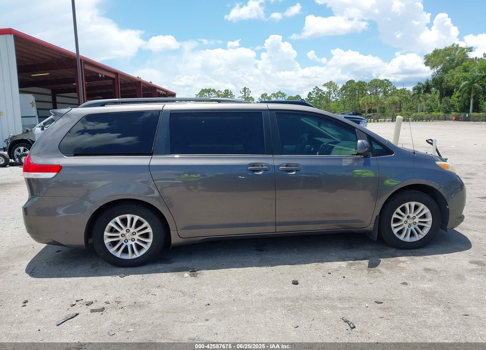 2011 TOYOTA SIENNA XLE V6 VIN: 5TDYK3DC5BS045504