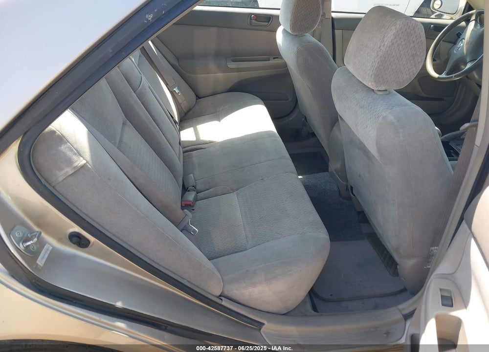 2002 TOYOTA CAMRY LE VIN: JTDBE32K520105405