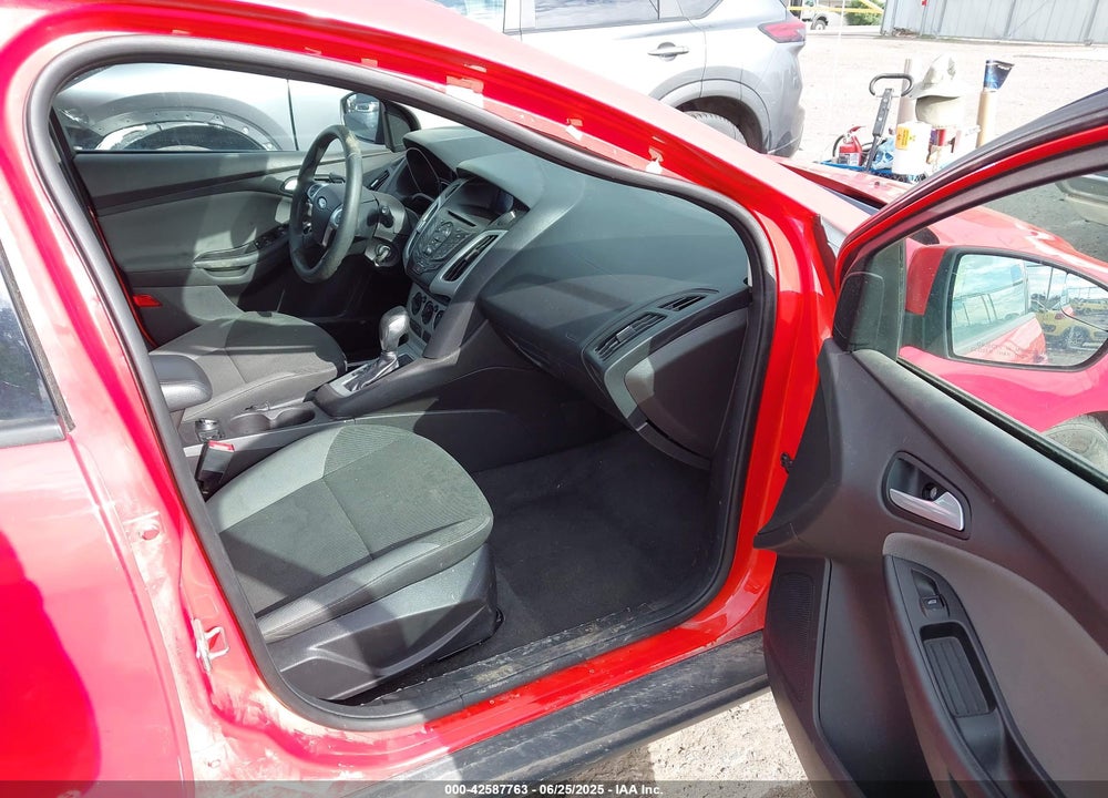 2014 FORD FOCUS VIN: 1FADP3K25EL266221