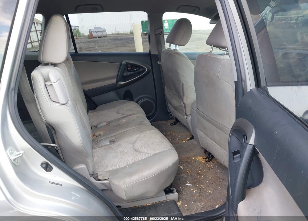 2011 TOYOTA RAV4 VIN: 2T3KF4DV9BW101122