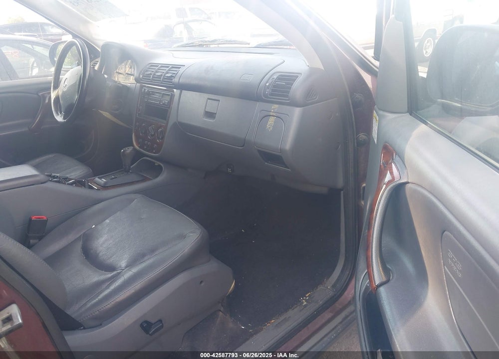 1999 MERCEDES-BENZ ML 320 VIN: 4JGAB54E5XA127036