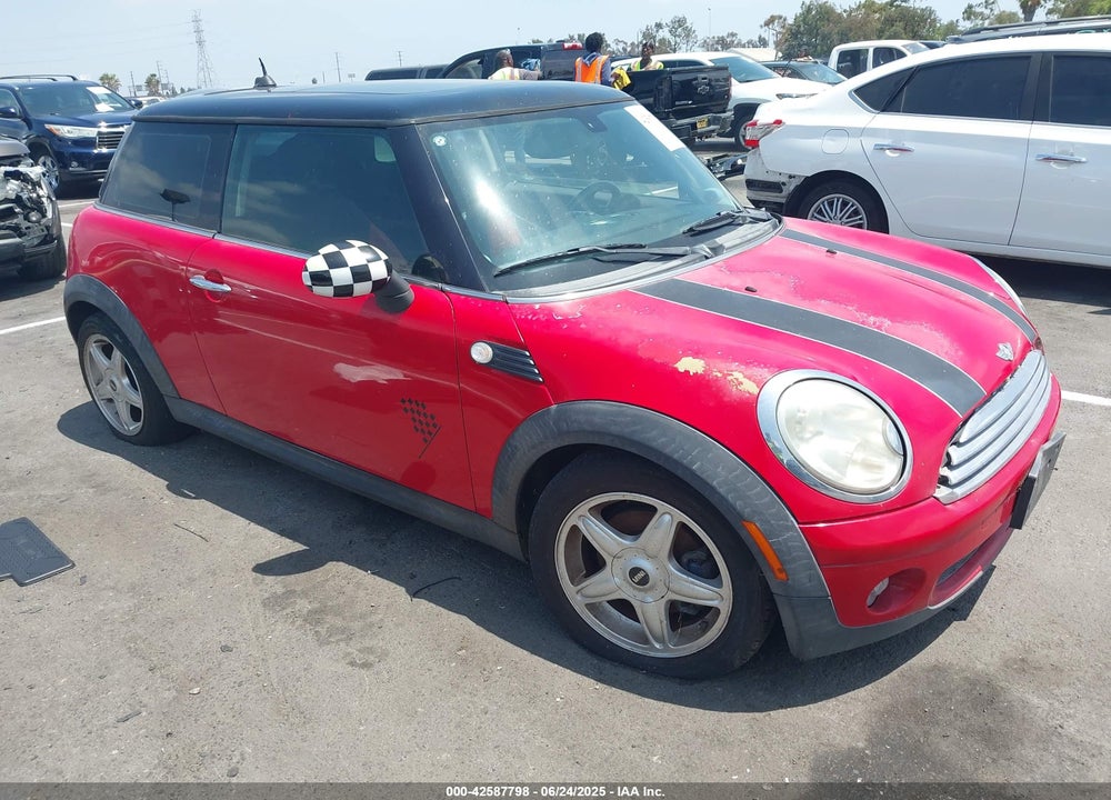 2008 MINI COOPER VIN: WMWMF33538TT65157