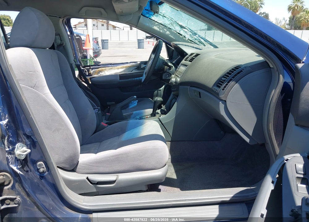 2004 HONDA ACCORD 2.4 LX VIN: JHMCM56394C032738