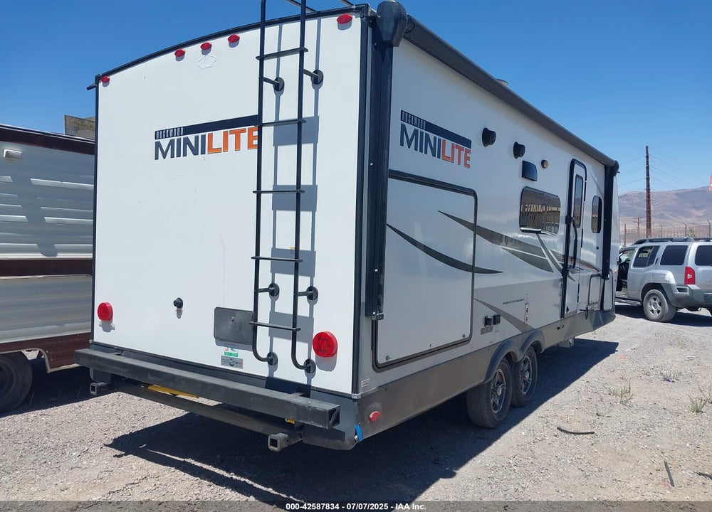 2022 FOREST RIVER ROCKWOOD MINI LITE 2507S TRAVEL TRAILER VIN: 4X4TRLA27ND447925