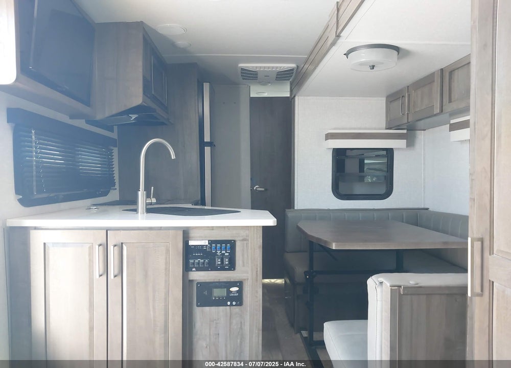 2022 FOREST RIVER ROCKWOOD MINI LITE 2507S TRAVEL TRAILER VIN: 4X4TRLA27ND447925