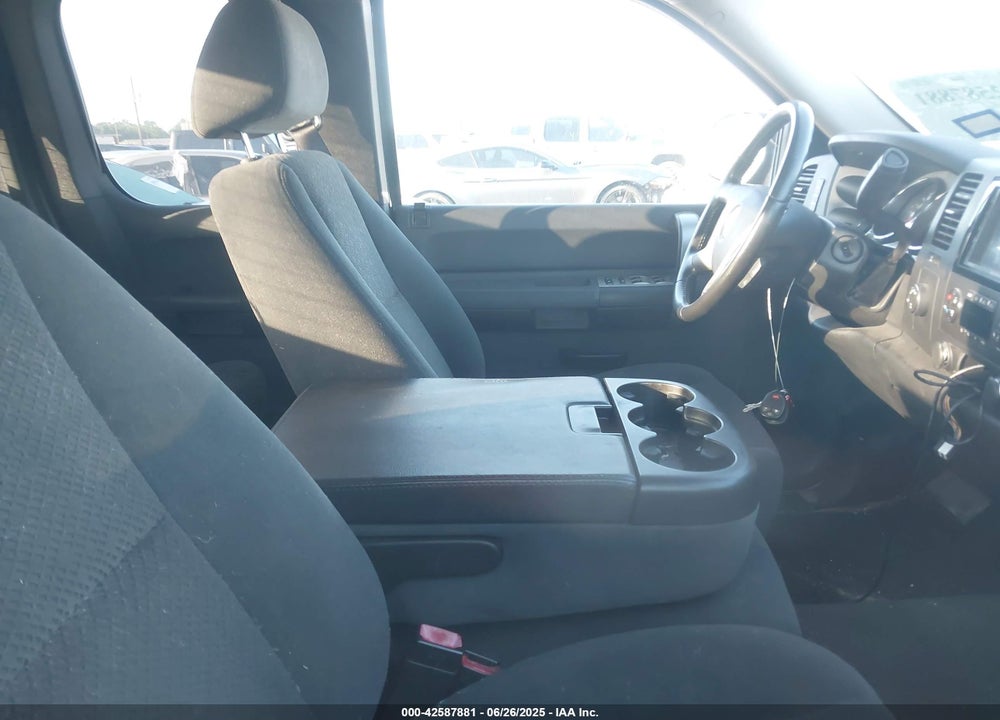 2008 CHEVROLET SILVERADO VIN: 2GCEK19J181290461