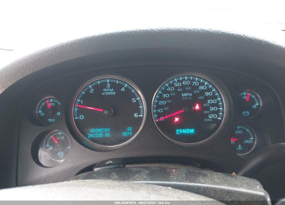 2010 CHEVROLET TAHOE VIN: 1GNUKCE05AR225475