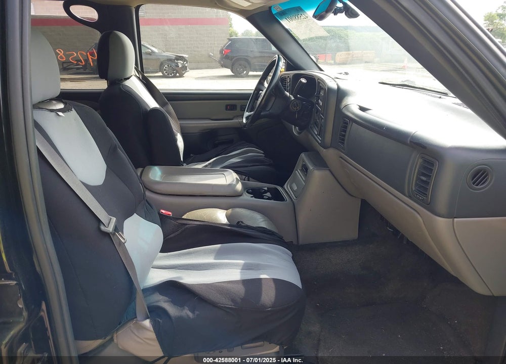 2002 CHEVROLET SUBURBAN 1500 LT VIN: 1GNFK16T22J211667