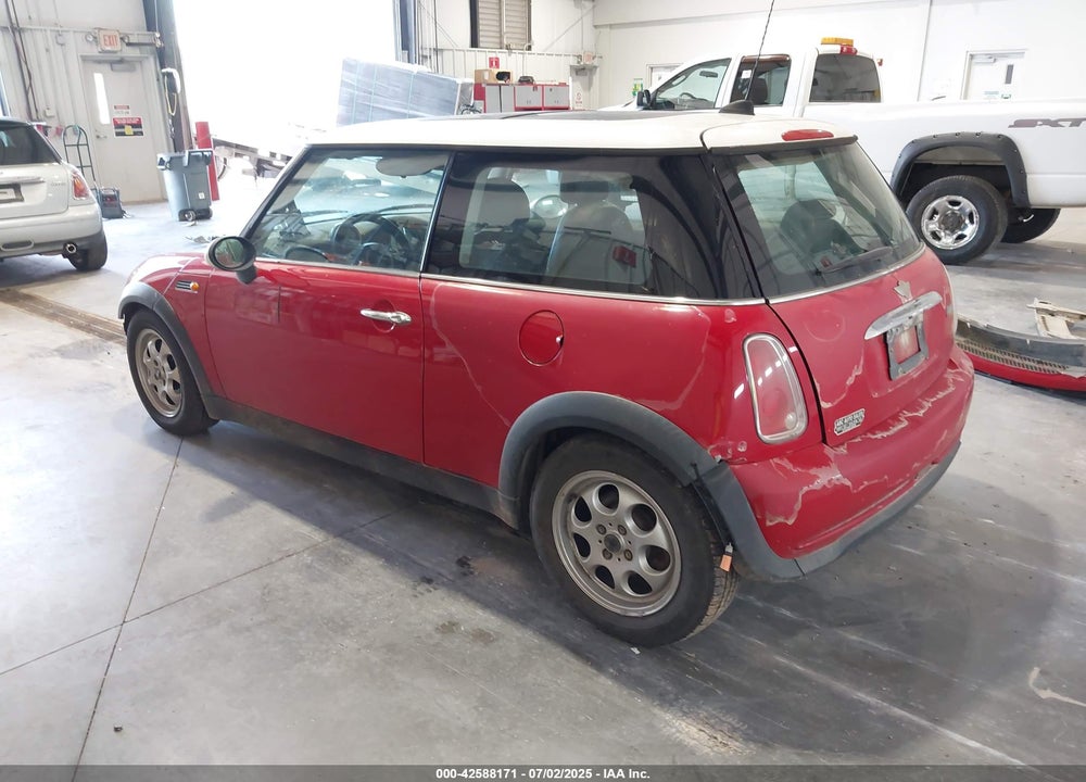 2005 MINI COOPER VIN: WMWRC33555TJ69375