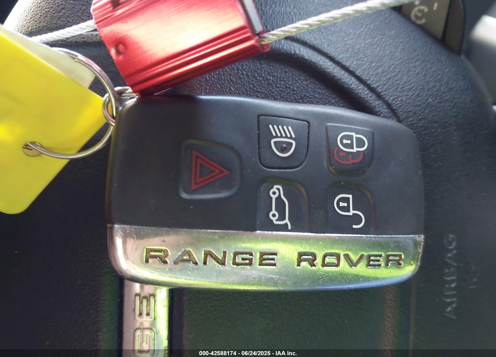 2013 LAND ROVER RANGE ROVER EVOQUE VIN: SALVT2BG8DH811564