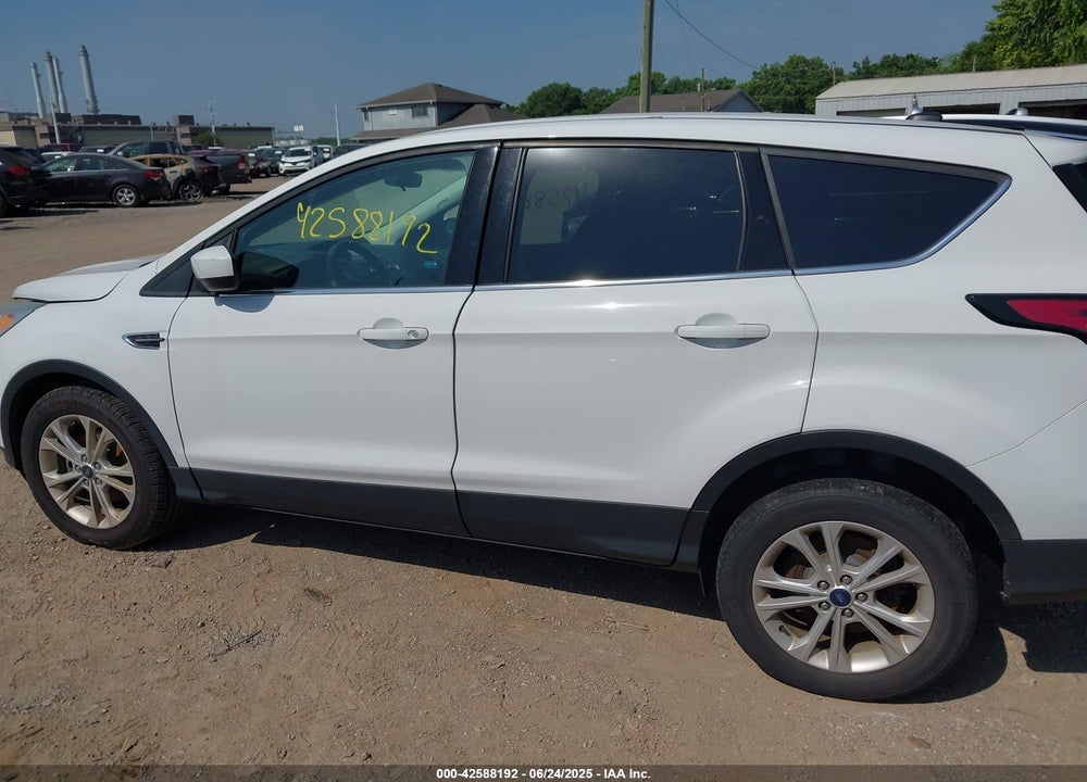 2017 FORD ESCAPE VIN: 1FMCU0GD1HUE22370